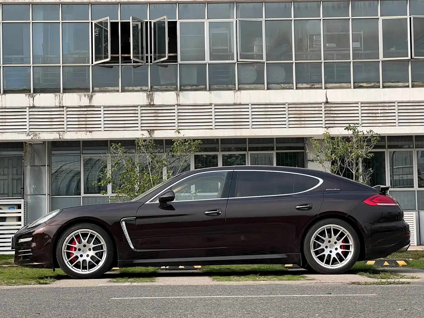 Porsche Panamera 2014 Panamera 4S Sport Edition 3.0T фото 7