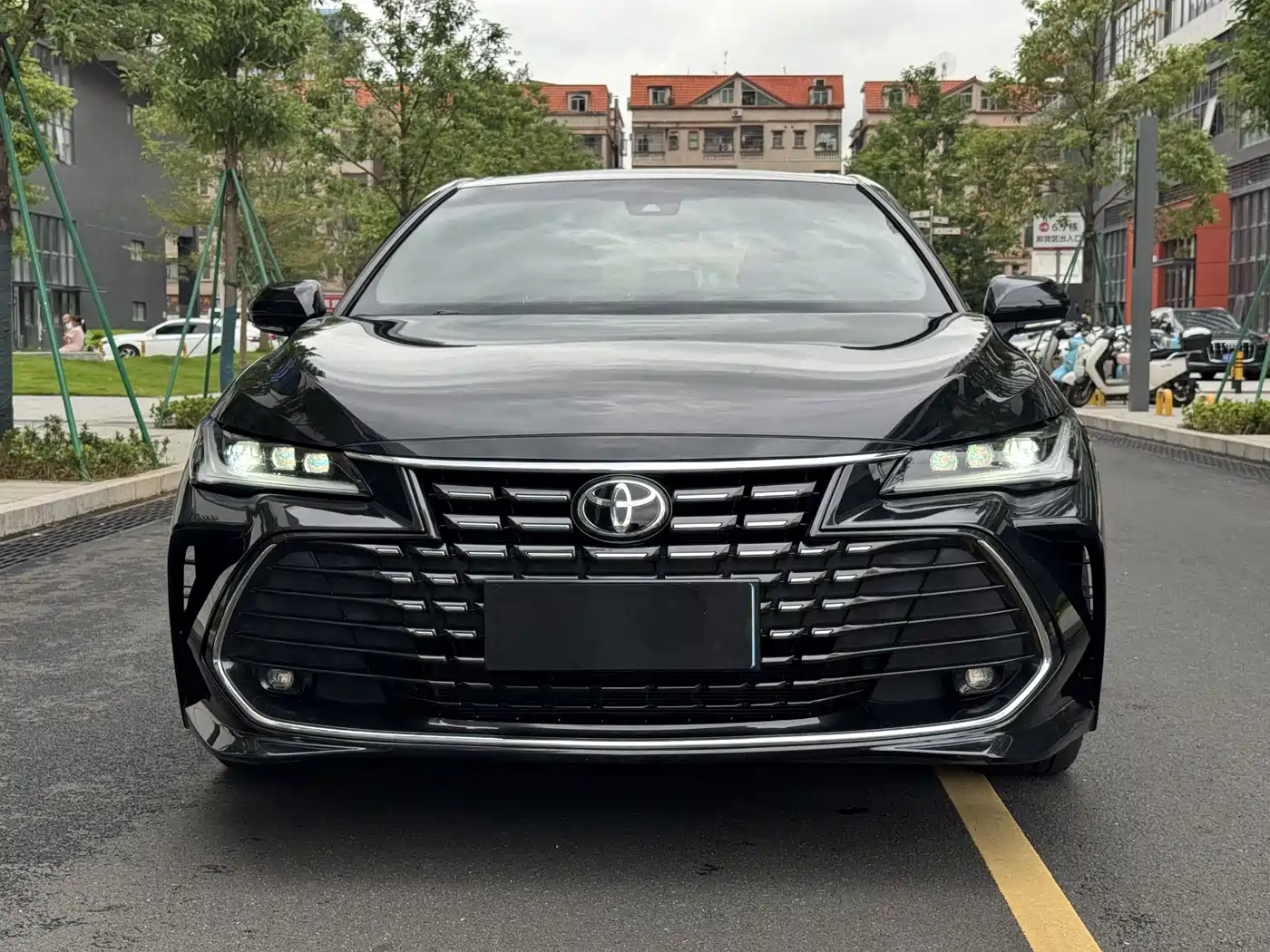 Toyota Avalon 2022 2.0L Luxury Edition фото 2