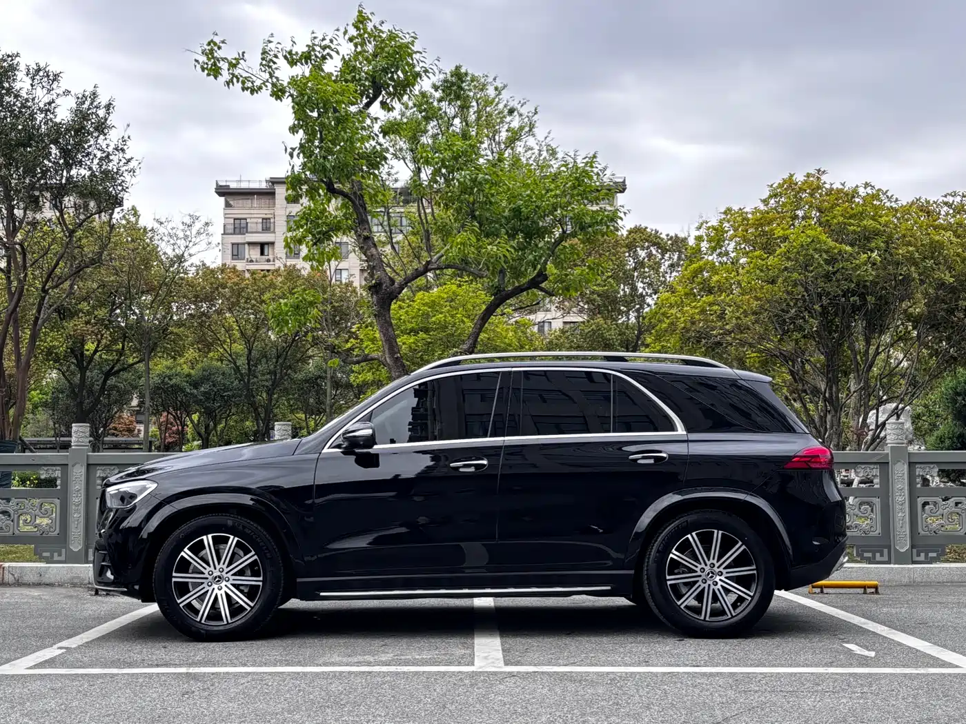Mercedes-Benz GLE 2025 GLE 350 4MATIC Fashion фото 3
