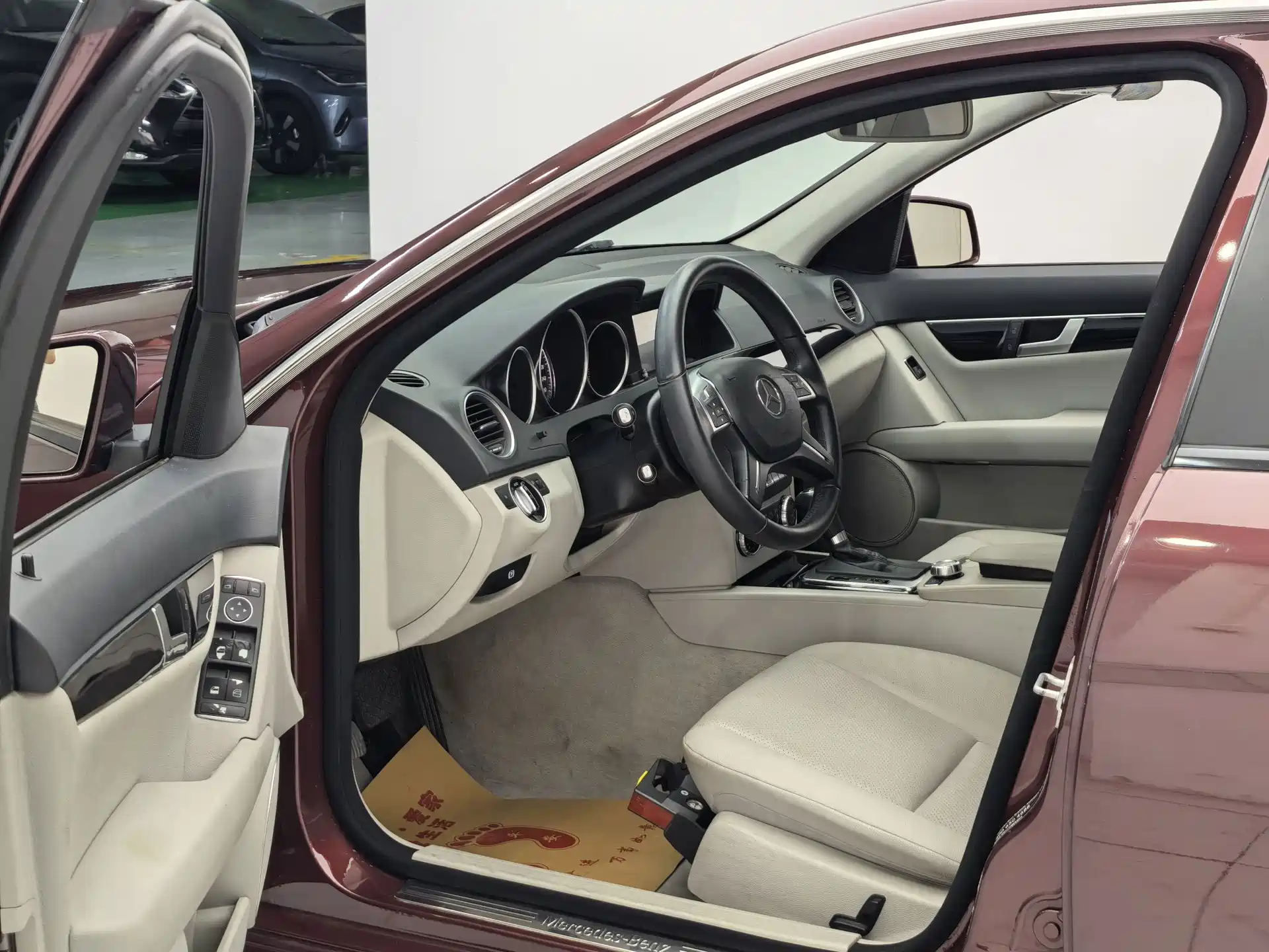 Фото 6 - Mercedes-Benz C-Class