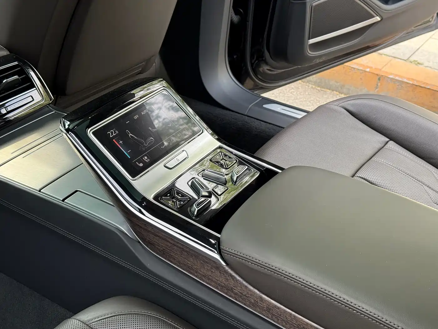 Audi A8 2019 Plus A8L 55 TFSI quattro Prestige фото 21