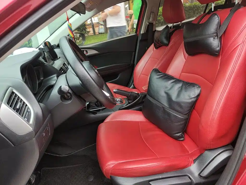 Photo 8 - Mazda Mazda 3