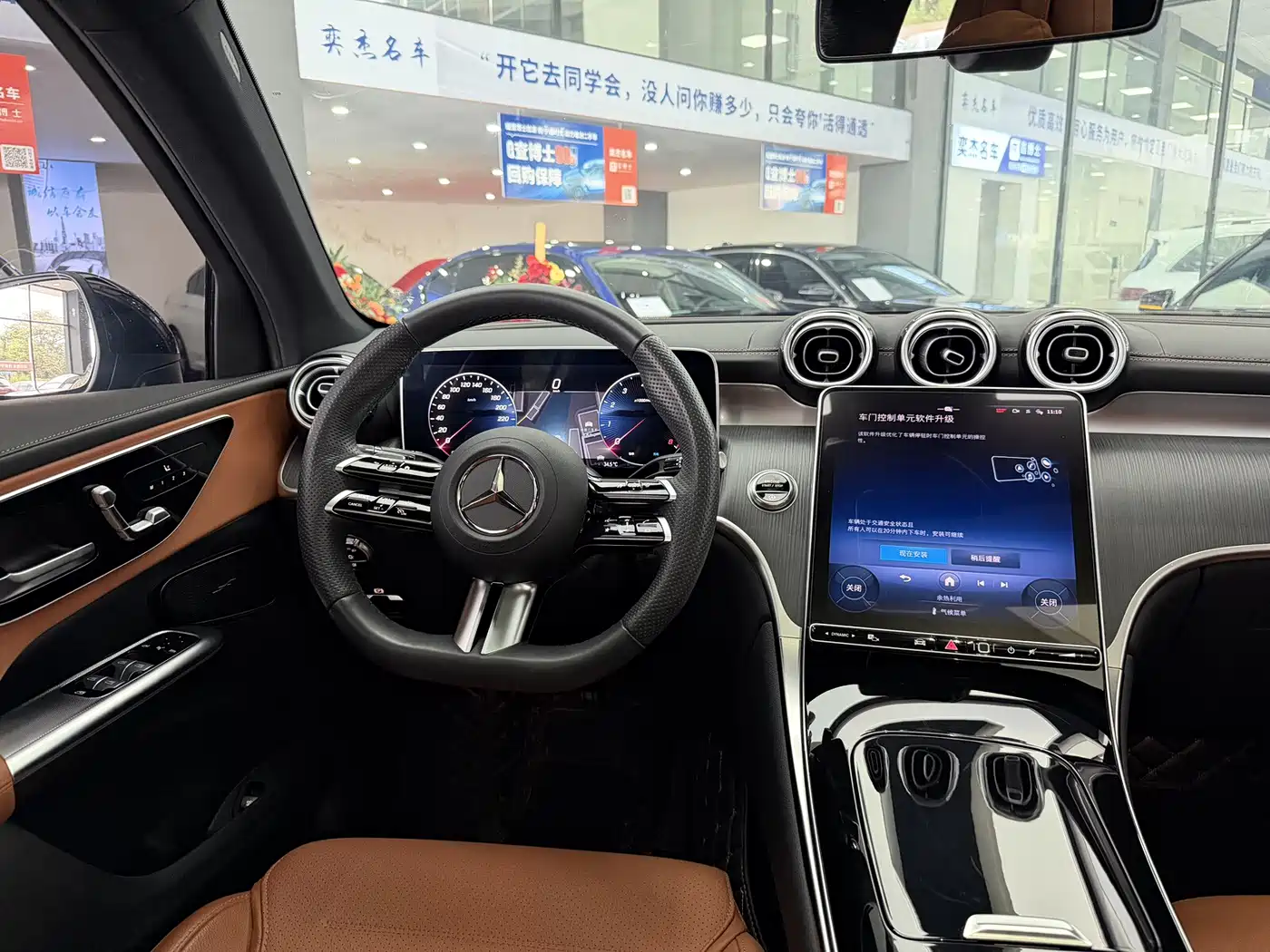 Mercedes-Benz GLC 2023 Facelift GLC 260 L 4MATIC Luxury 7-Seater фото 8