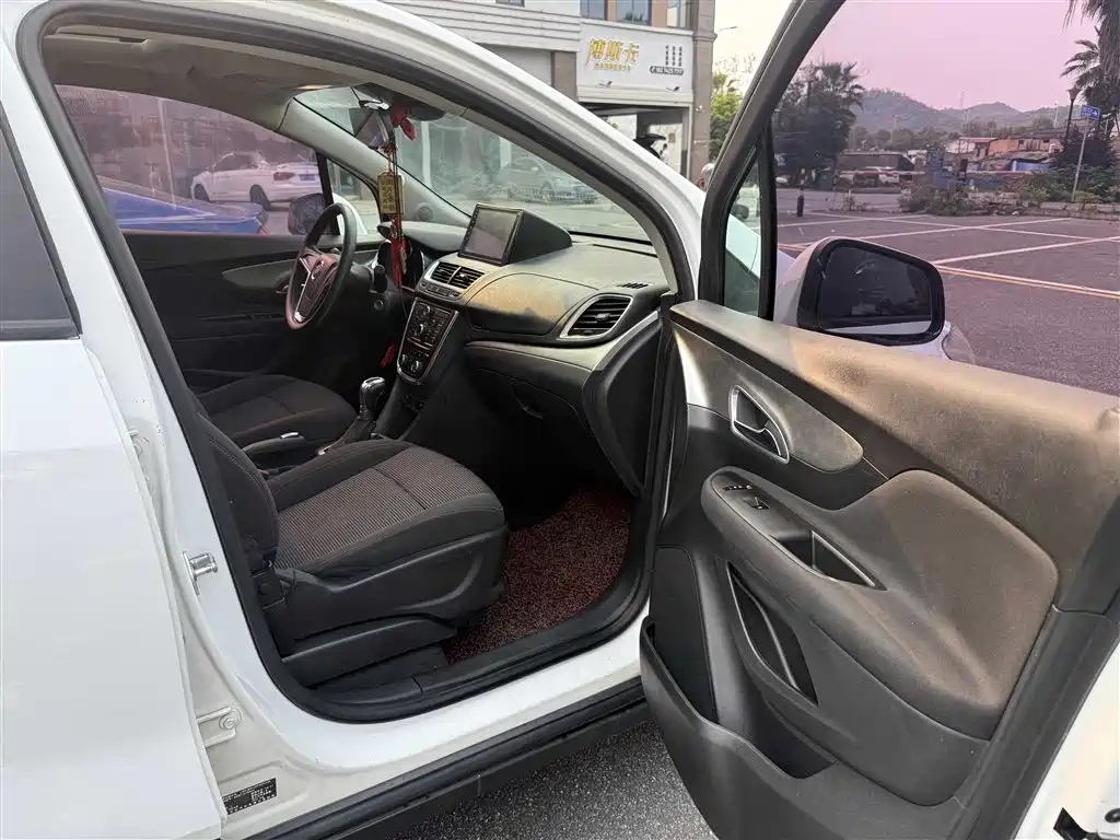 Buick Encore 2015 1.4T Automatic 2WD Urban Elite фото 8