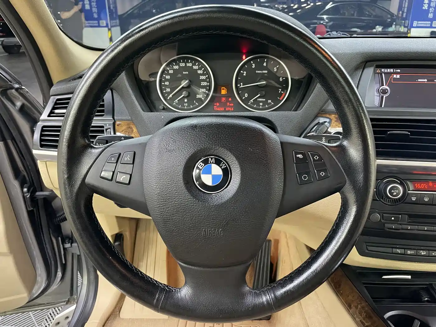 BMW X5 (Import) 2011 xDrive35i Leading Edition фото 26