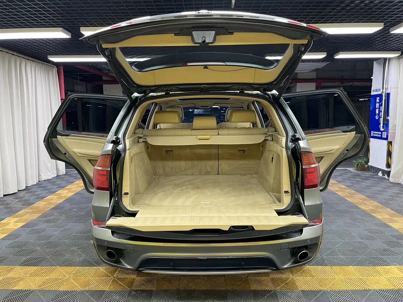 BMW X5 (Import) 2011 xDrive35i Leading Edition фото 33