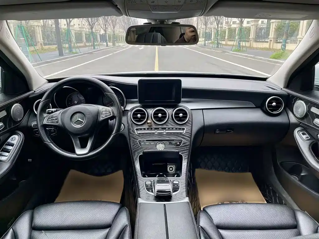 Mercedes-Benz C-Class 2017 Facelift C 200 L Sport Edition фото 4
