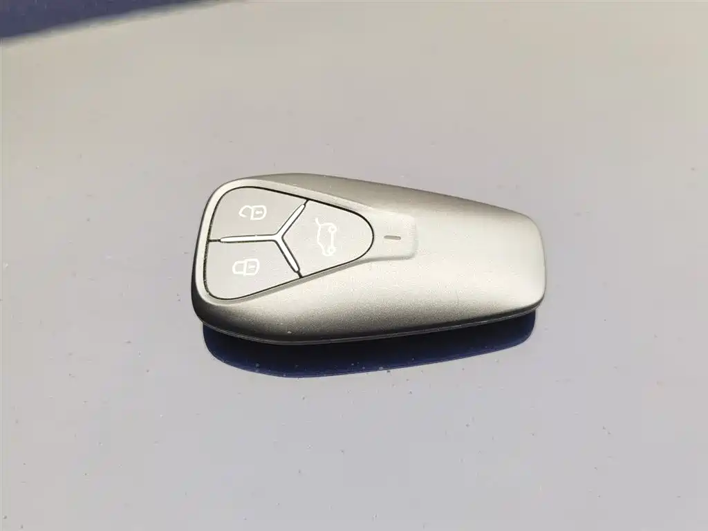 SKYWORTH AUTO SKYWORTH EV6