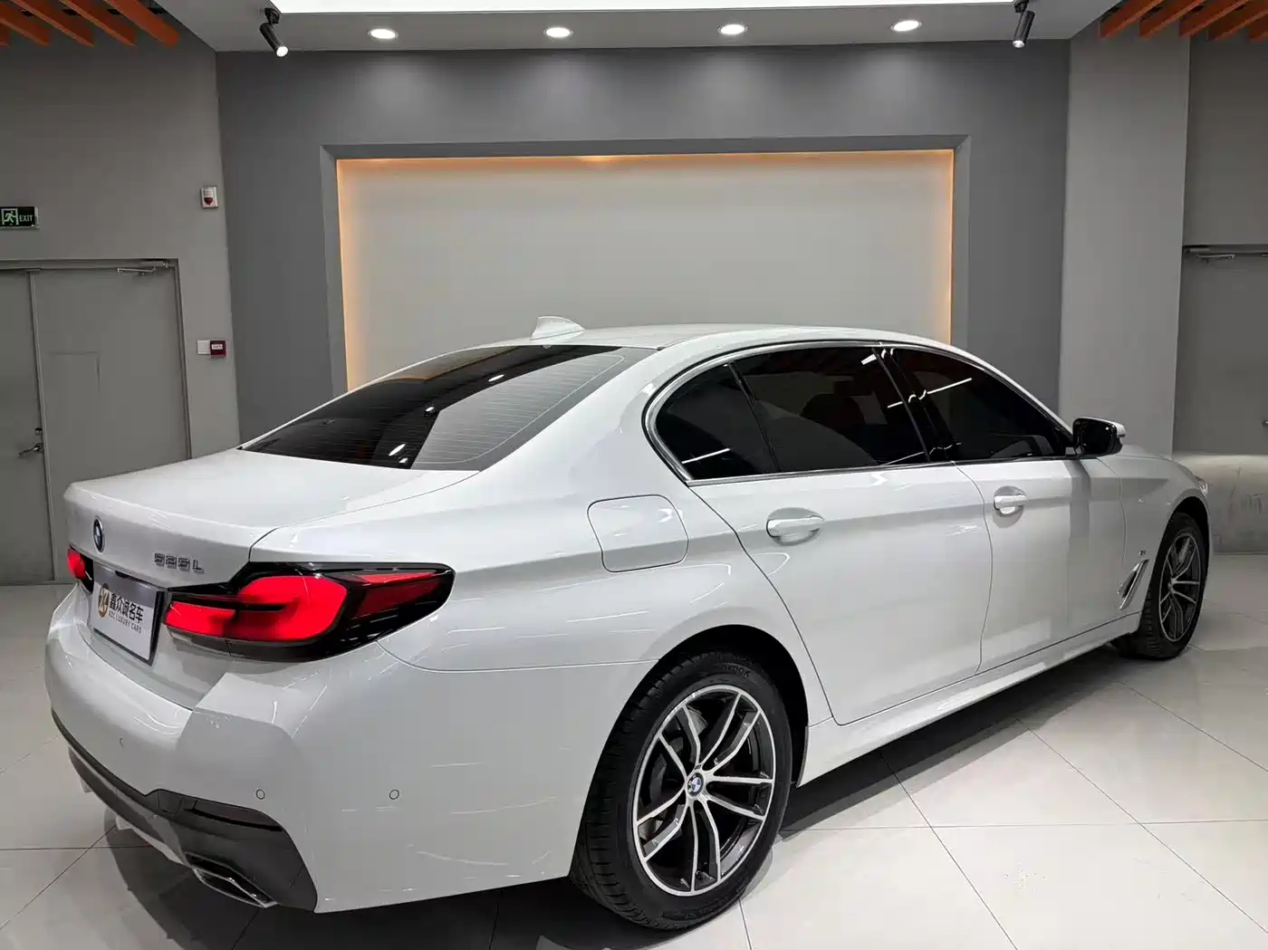 BMW 5 Series 2022 Model Second Facelift 525Li M Sport Package фото 4
