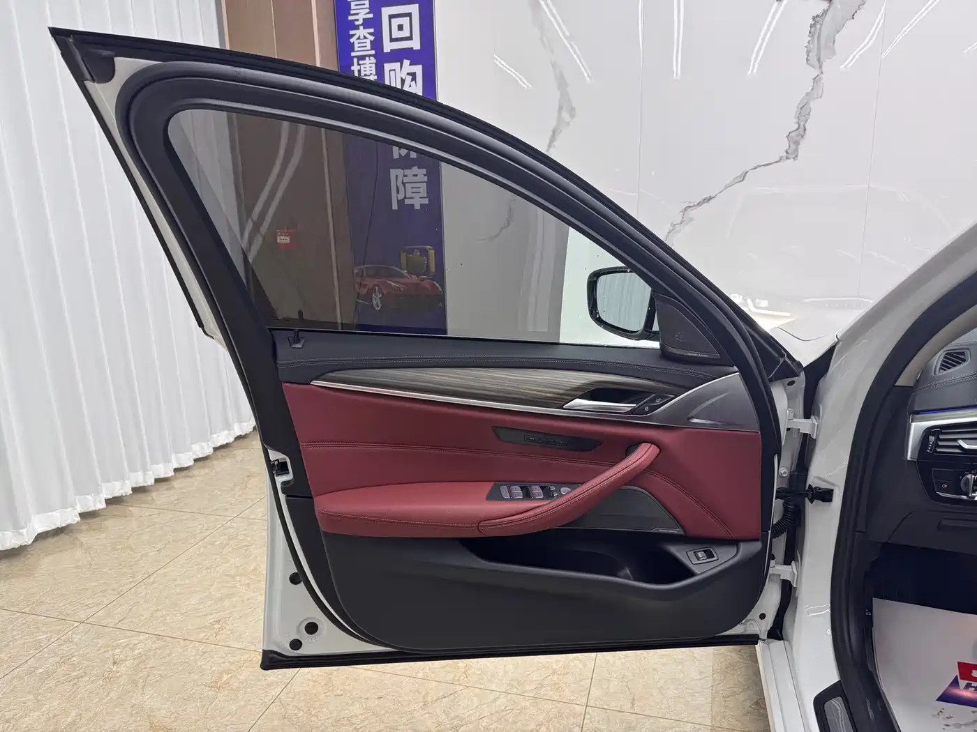 BMW 5 Series 2022 530Li Leading Luxury Package фото 16