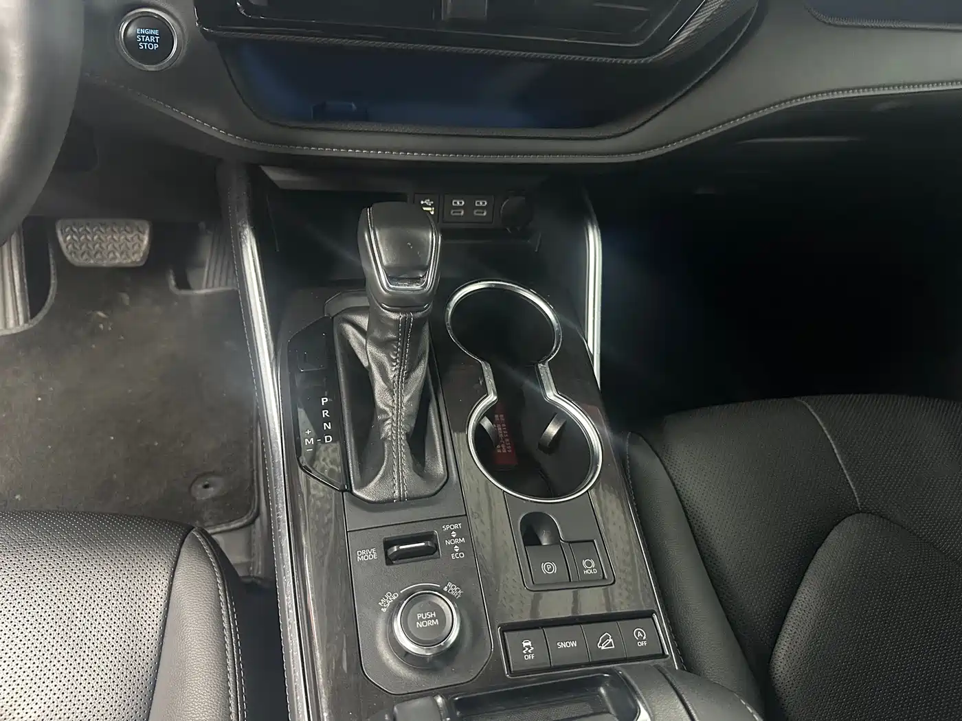 Toyota Crown Kluger 2023 2022 2.0T All-Wheel Drive Power Premium Edition