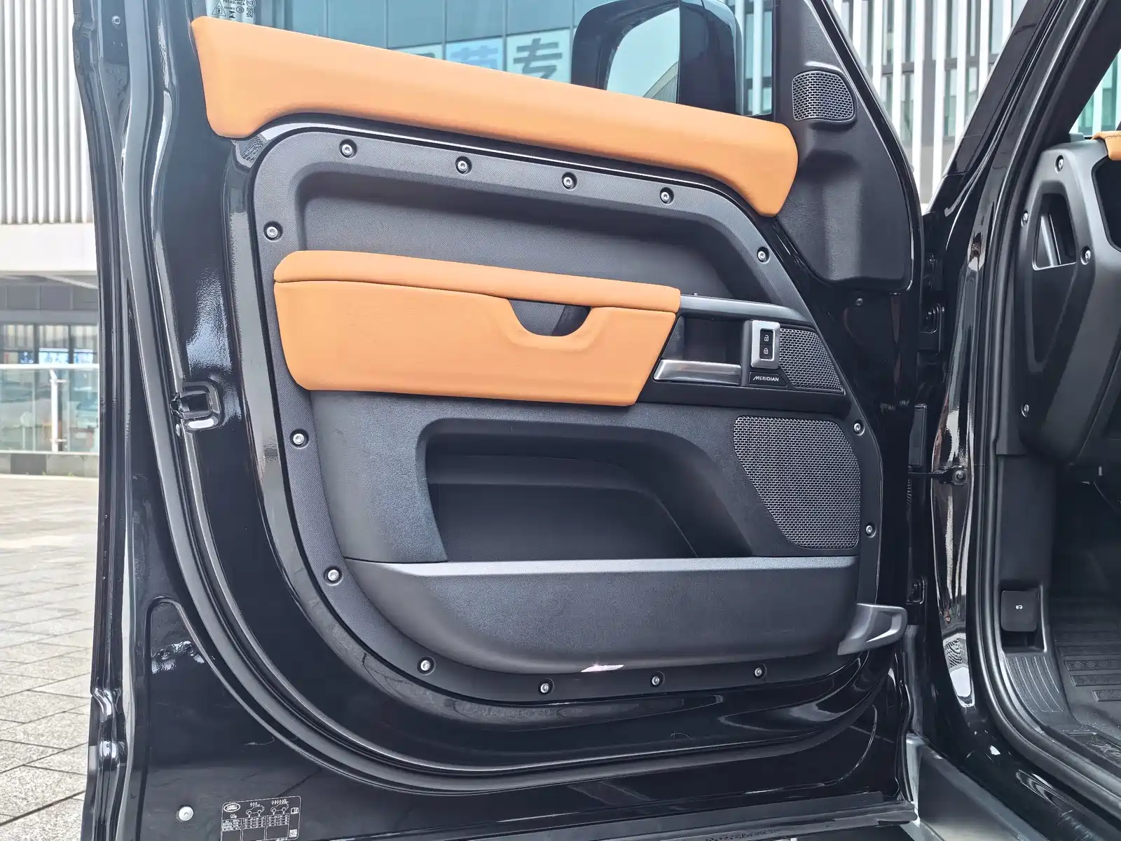 Фото 9 - Land Rover Defender