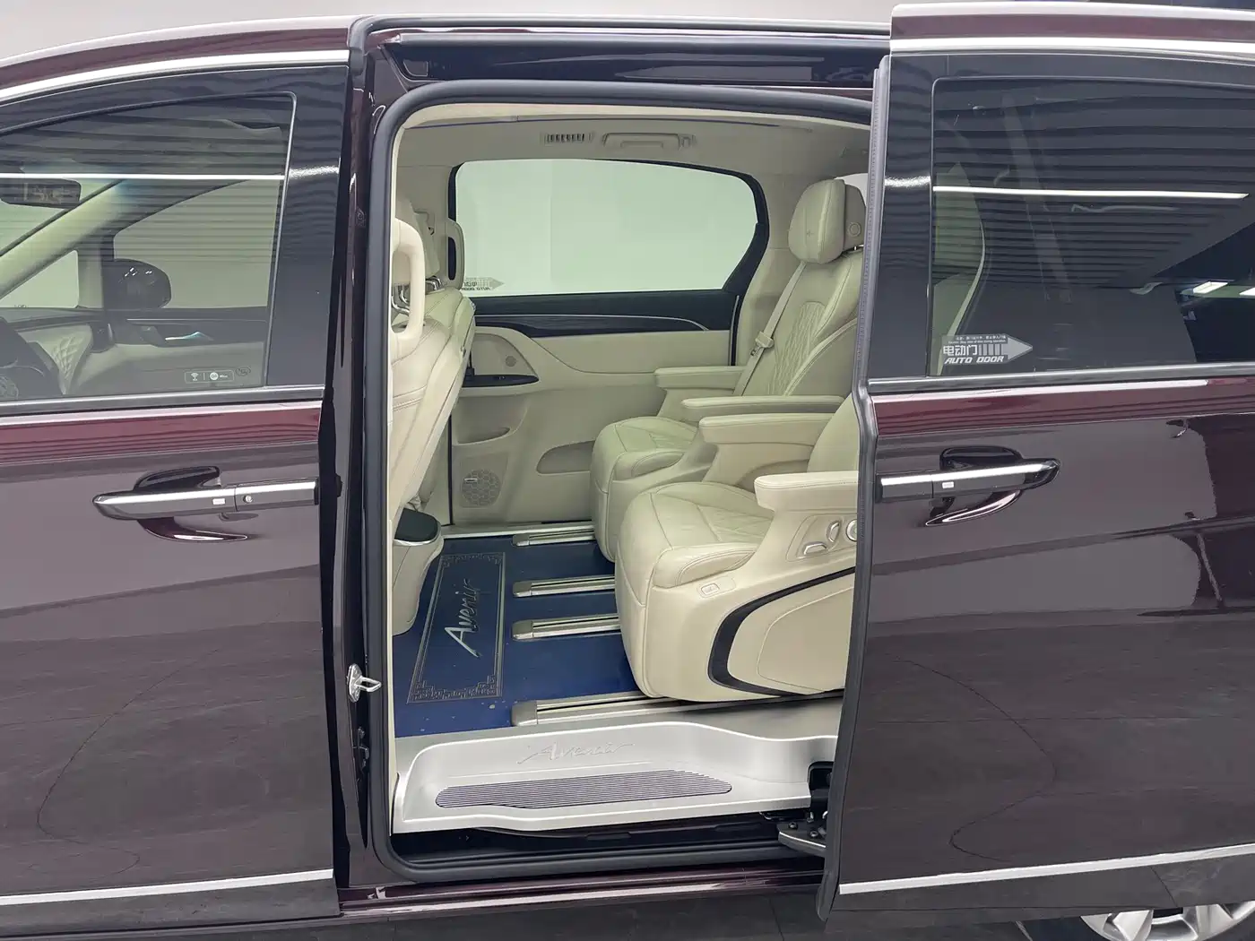 Buick GL8 2020 Avenir Six-Seat Elegance Edition фото 17