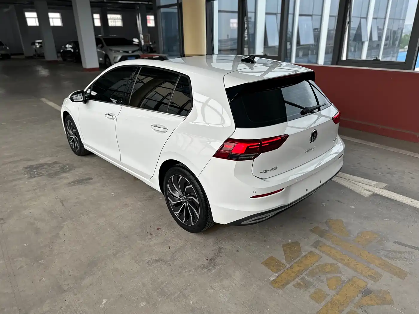 VOLKSWAGEN GOLF