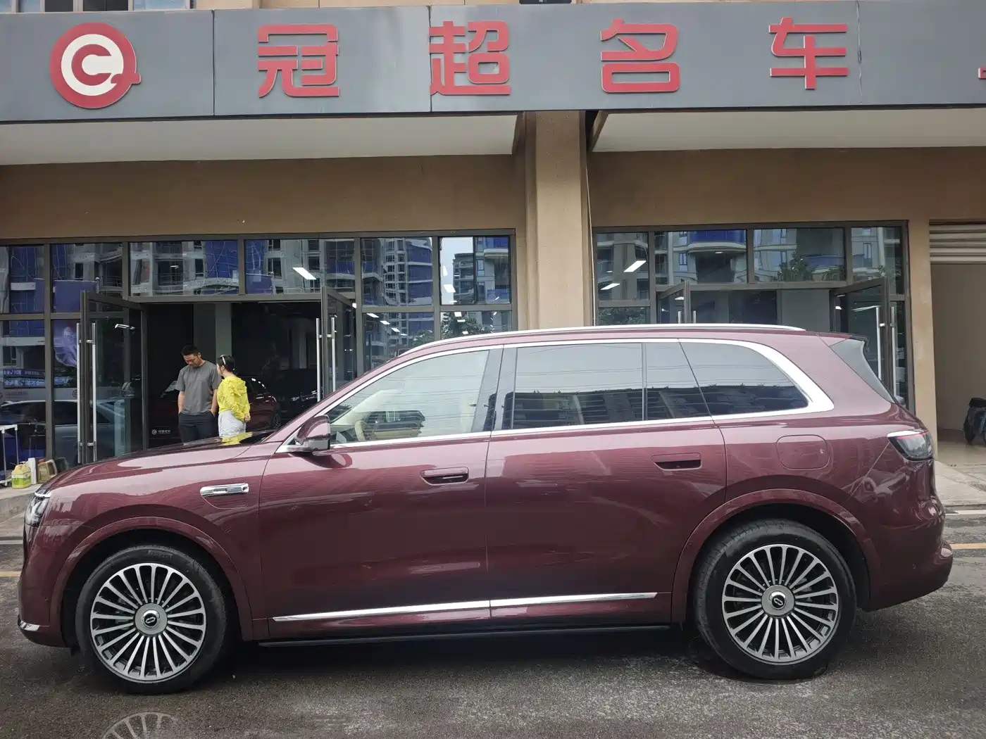 AITO Wenjie AITO M8 2025 Model Extended Range Ultra Edition 53.4kWh 5-Seater фото 4