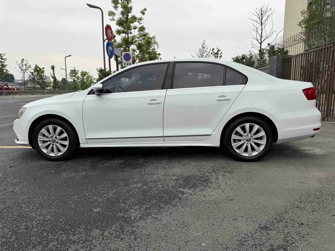 Volkswagen Sagitar 2015 230TSI Automatic Comfort фото 10