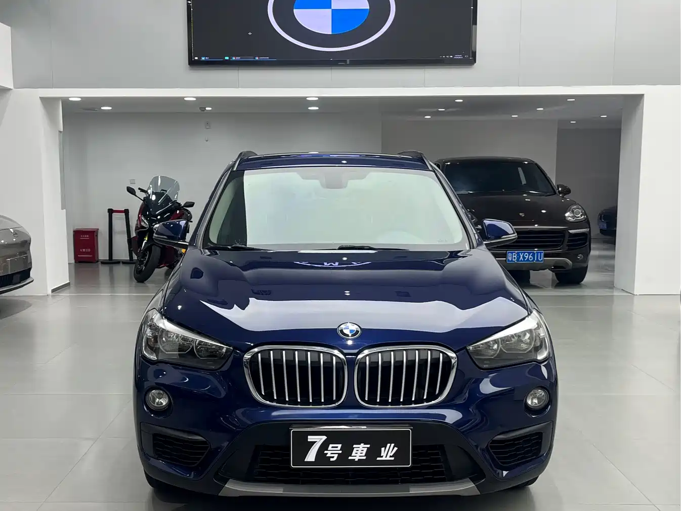 BMW X1 2018 sDrive18Li Fashion Model фото 2
