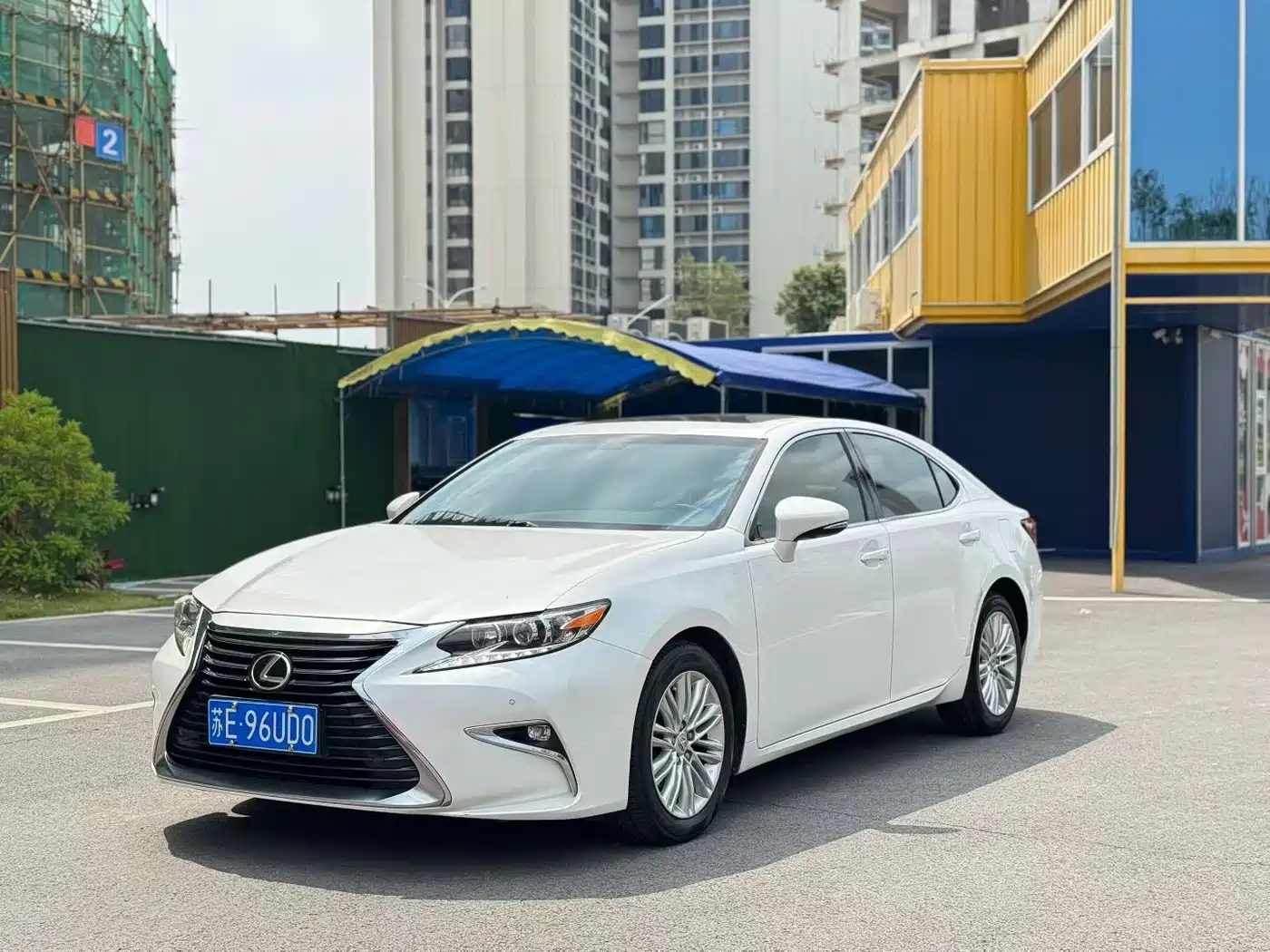 Фото 1 - Lexus ES
