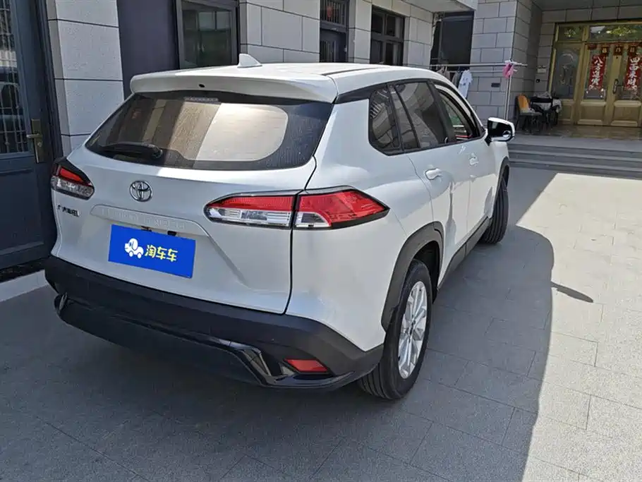 Toyota Frontlander 2023 2.0L CVT Elite Edition фото 3