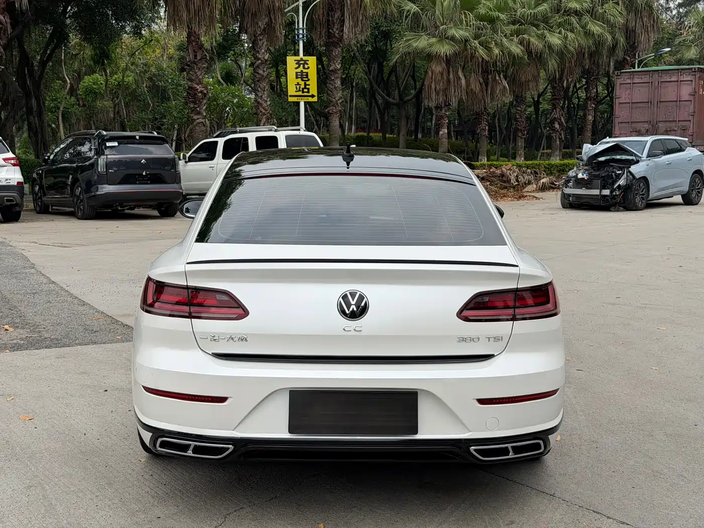 Volkswagen FAW-Volkswagen CC 2023 380TSI Eye-catching Edition фото 8