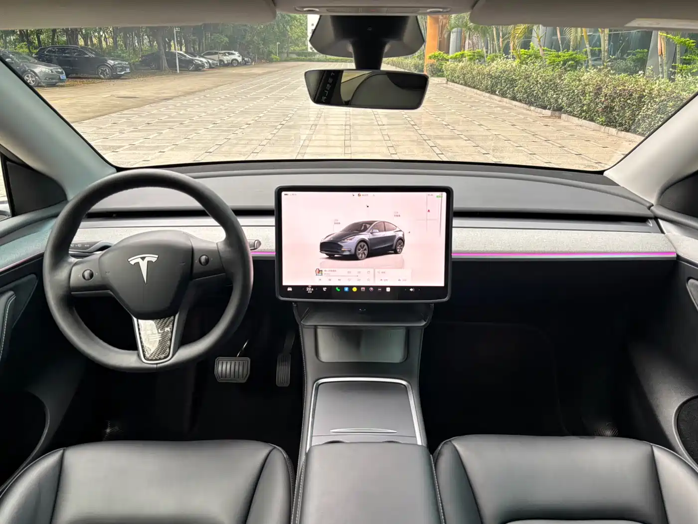 TESLA MODEL Y