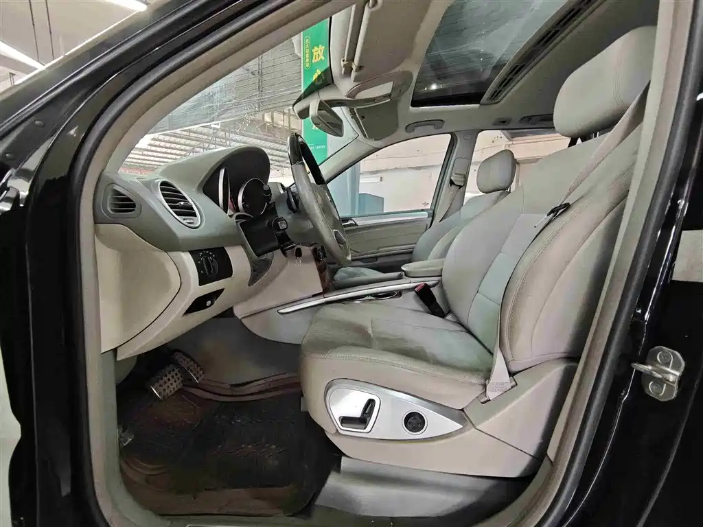 Mercedes-Benz M-Class 2010 ML 350 4MATIC Luxury фото 6
