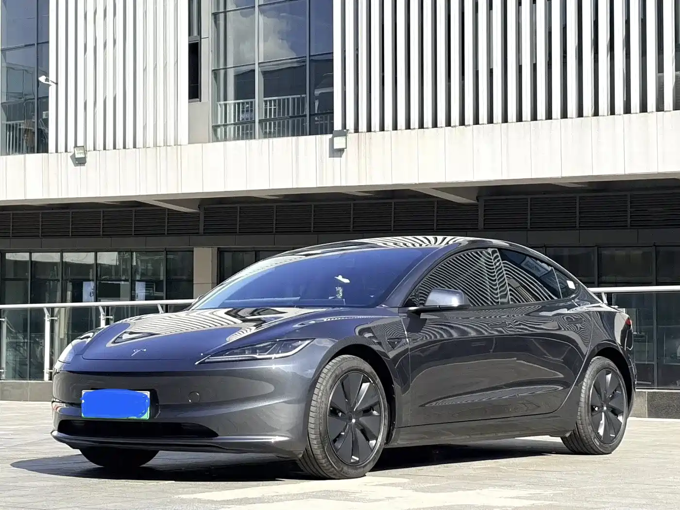 Tesla Model 3 2025