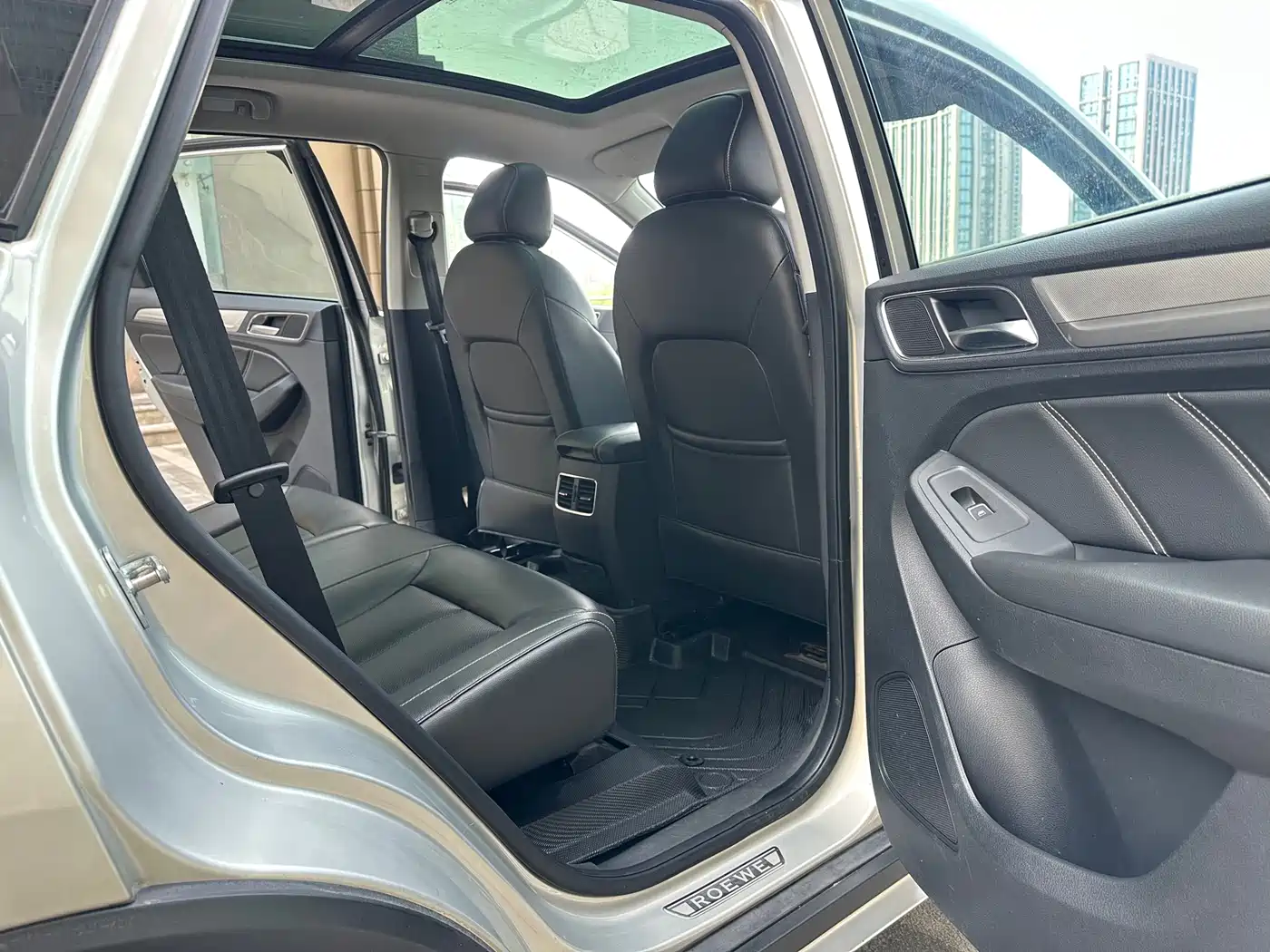 ROEWE RX5 NEW ENERGY