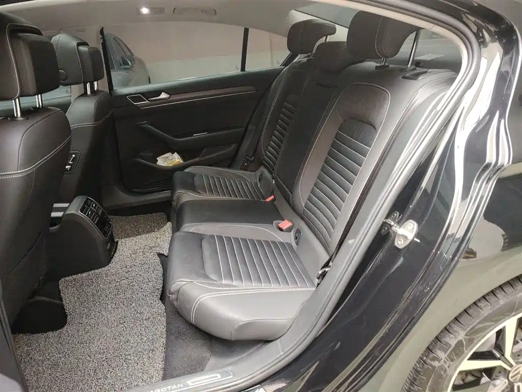 Volkswagen Magotan 2020 330TSI DSG Leading фото 15