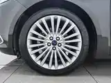 Photo 17 - Ford Taurus