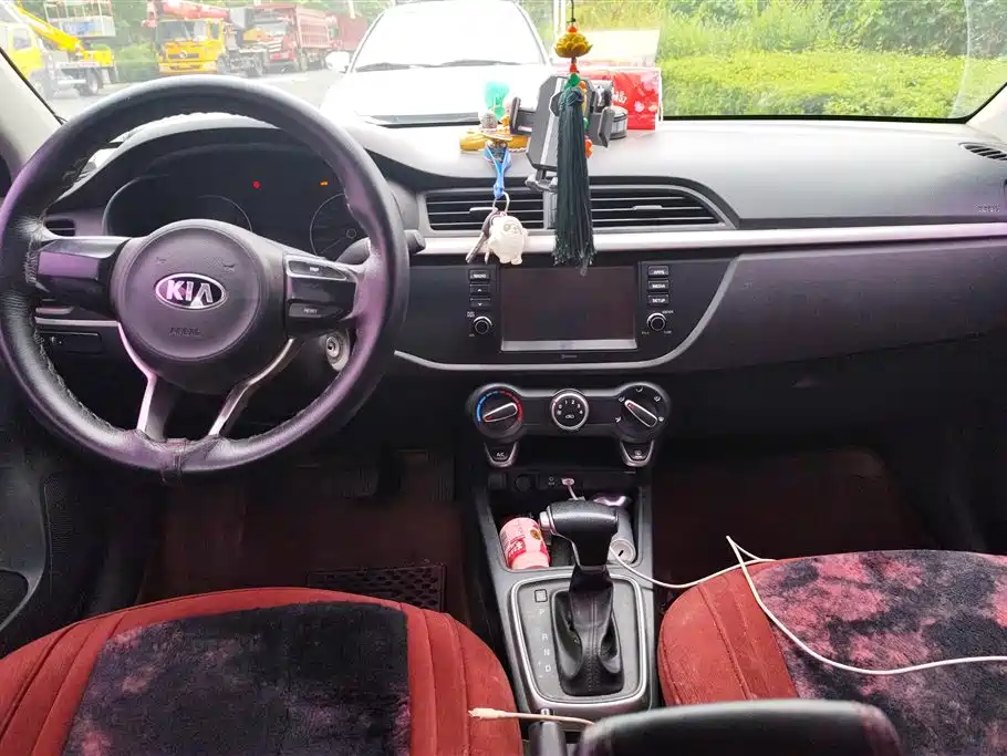 KIA K2