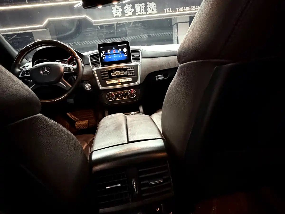 Mercedes-Benz GL-Class 2015 GL 400 4MATIC Luxury фото 35