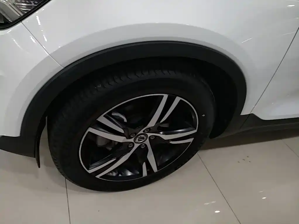 Volvo XC40 2020 2021 T4 AWD Smart Sport Edition