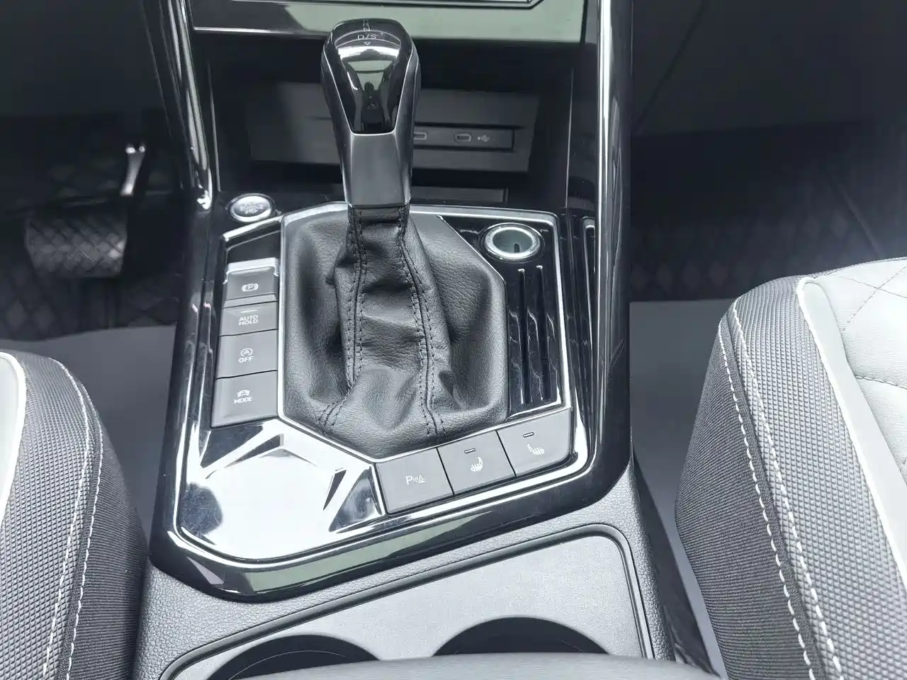 Volkswagen Tayron 2023 280TSI 2WD Luxury Plus Advanced Edition фото 14