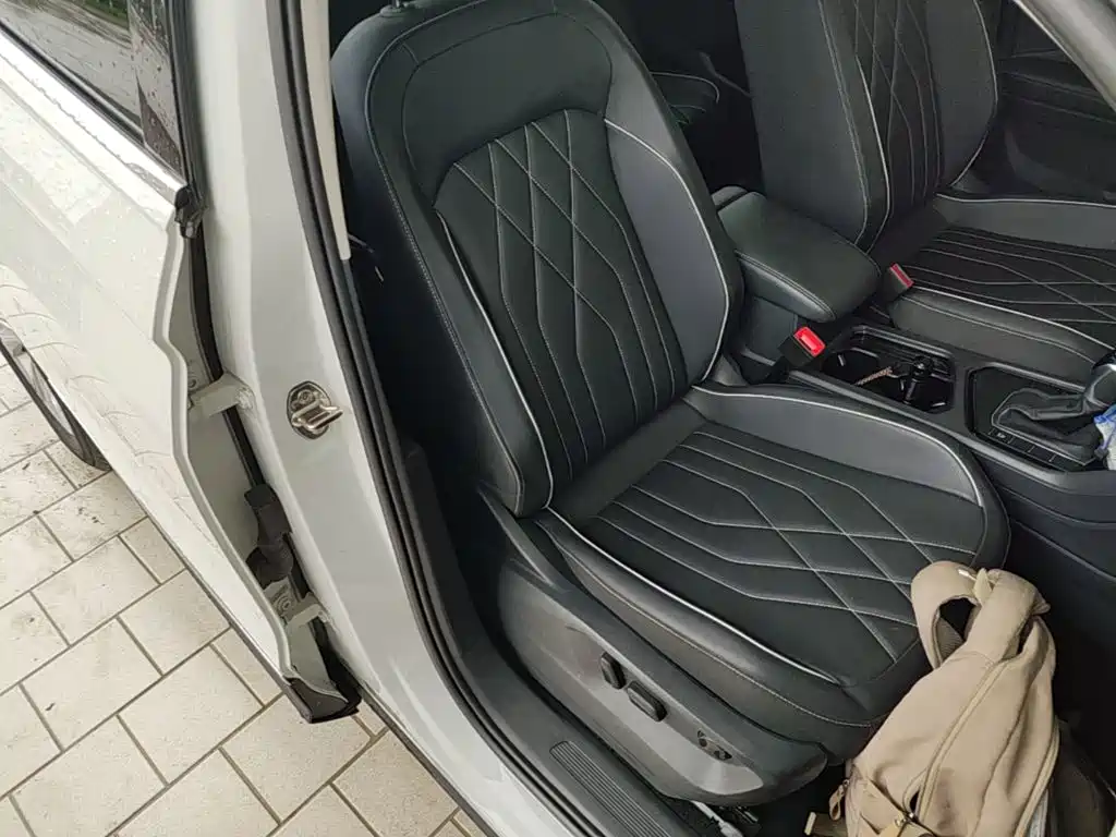 Фото 25 - Volkswagen Tiguan L
