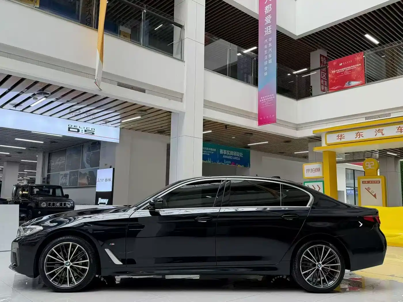BMW 5 Series 2023 Facelift 530Li Leading M Sport Package фото 5