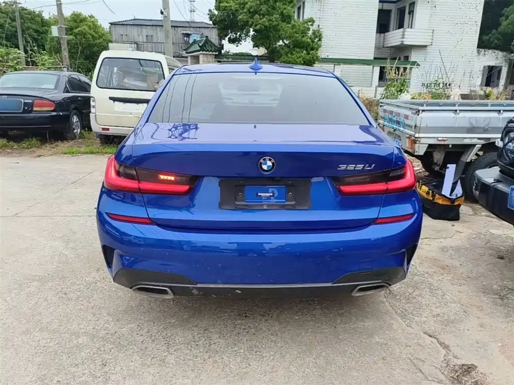BMW 3-SERIES