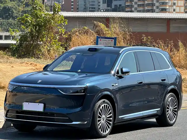 AITO ASK THE WORLD M8