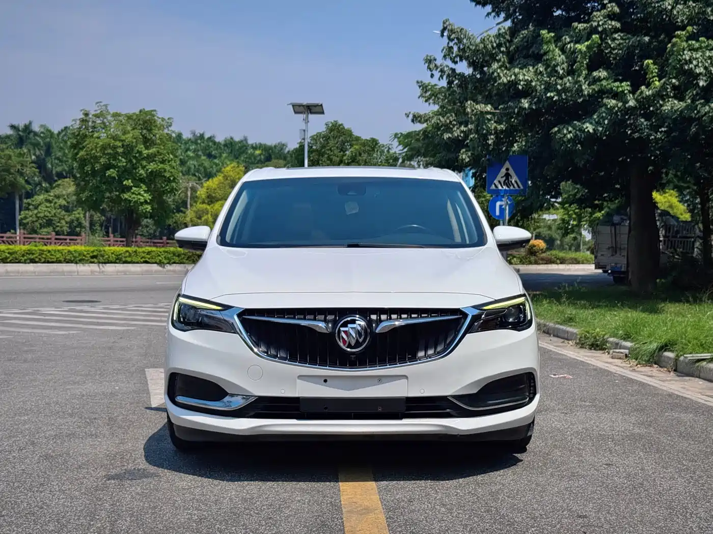 Buick GL6 2018 2018 18T 6-Seater Premium