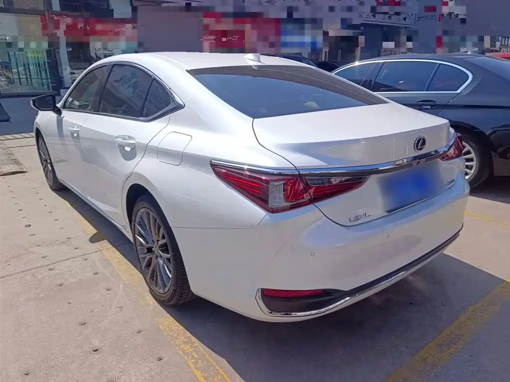 LEXUS ES