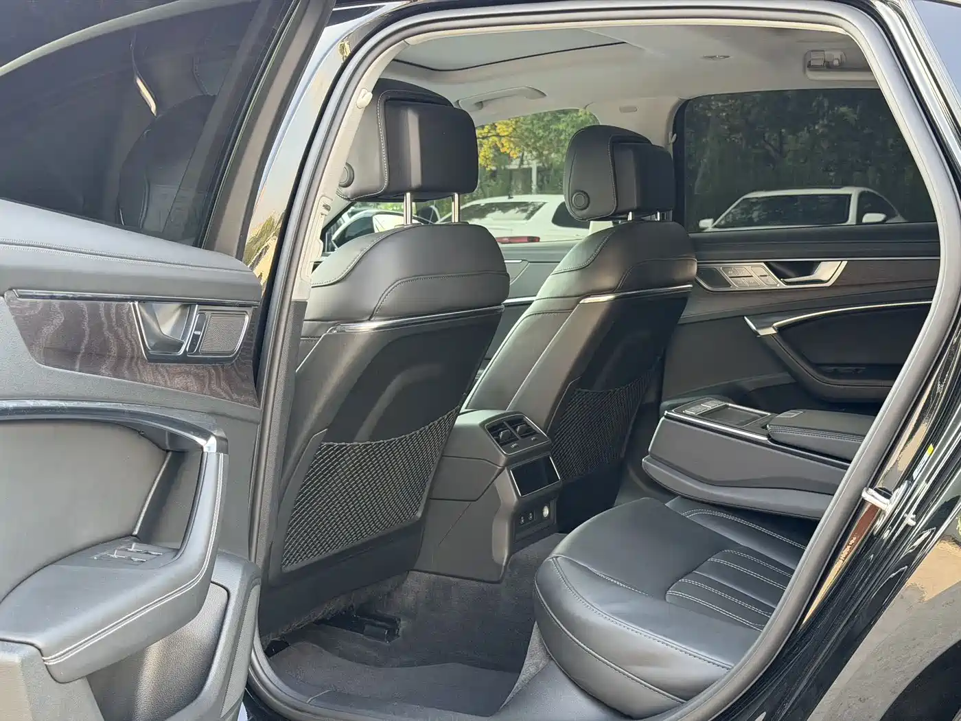Фото 6 - Audi A6L