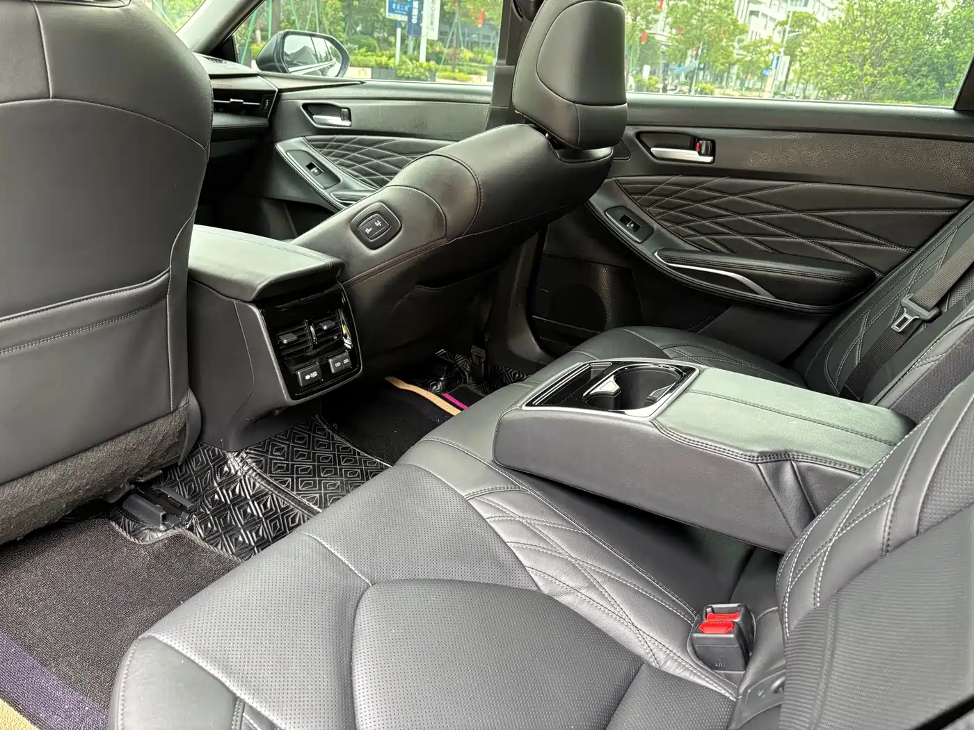 Toyota Avalon 2023 2.5L Touring Premium Edition фото 18