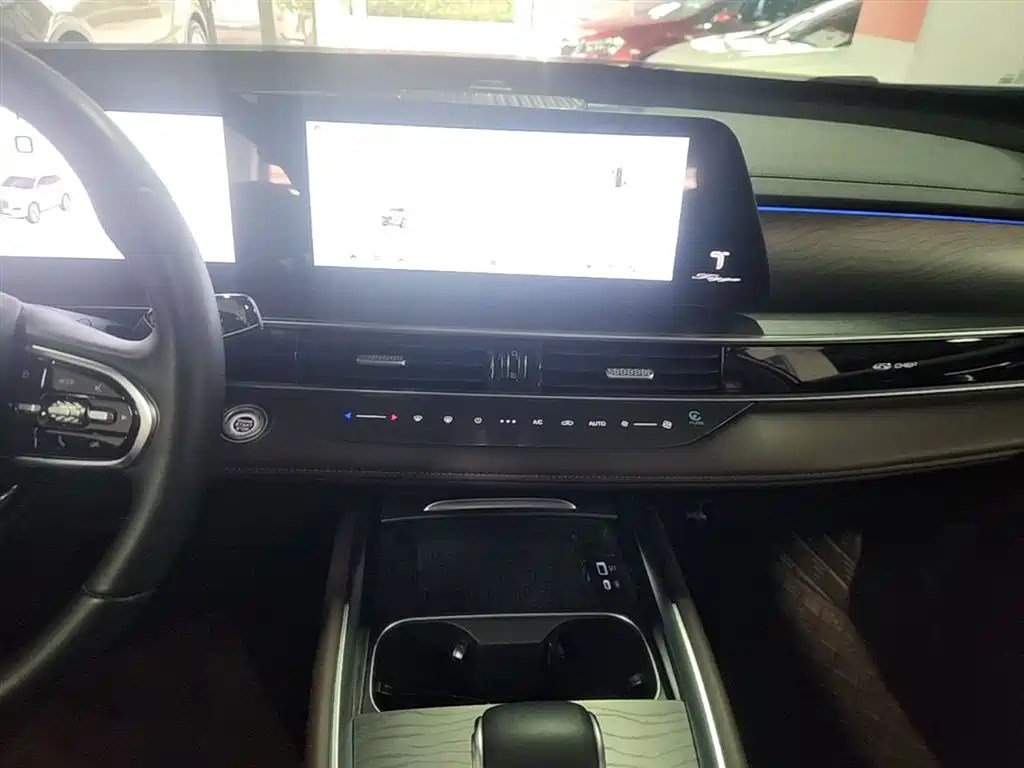 Photo 13 - Chery Tiggo 8 PLUS