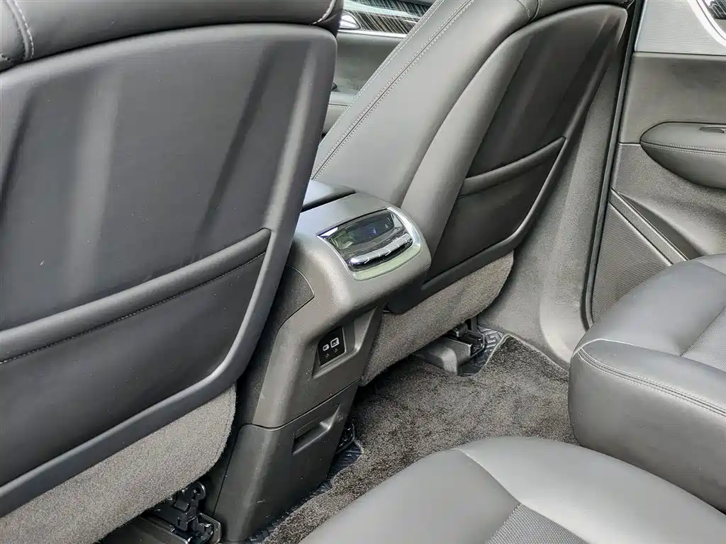 Cadillac XT6 2022 2.0T 6-Seater 4WD Luxury Edition фото 9
