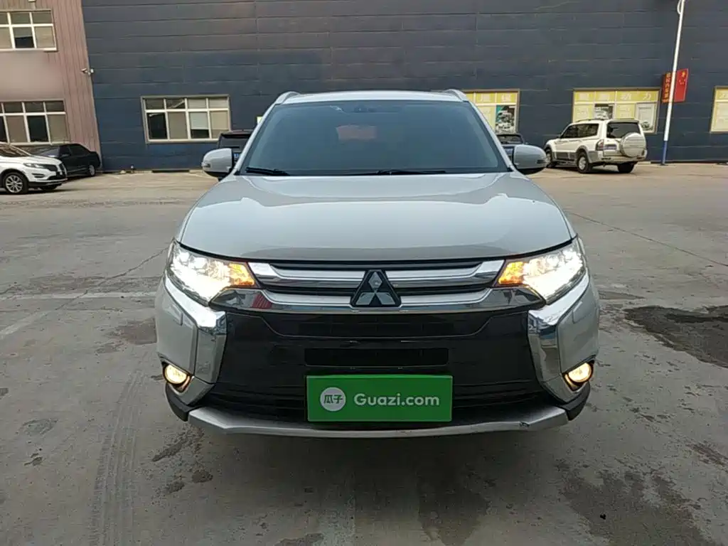 Mitsubishi Outlander 2017 2016 2.4L 4WD Elite Edition 5-seater