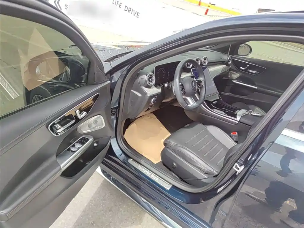 Mercedes-Benz C-Class 2023 Facelift C 260 L Sport Edition фото 16