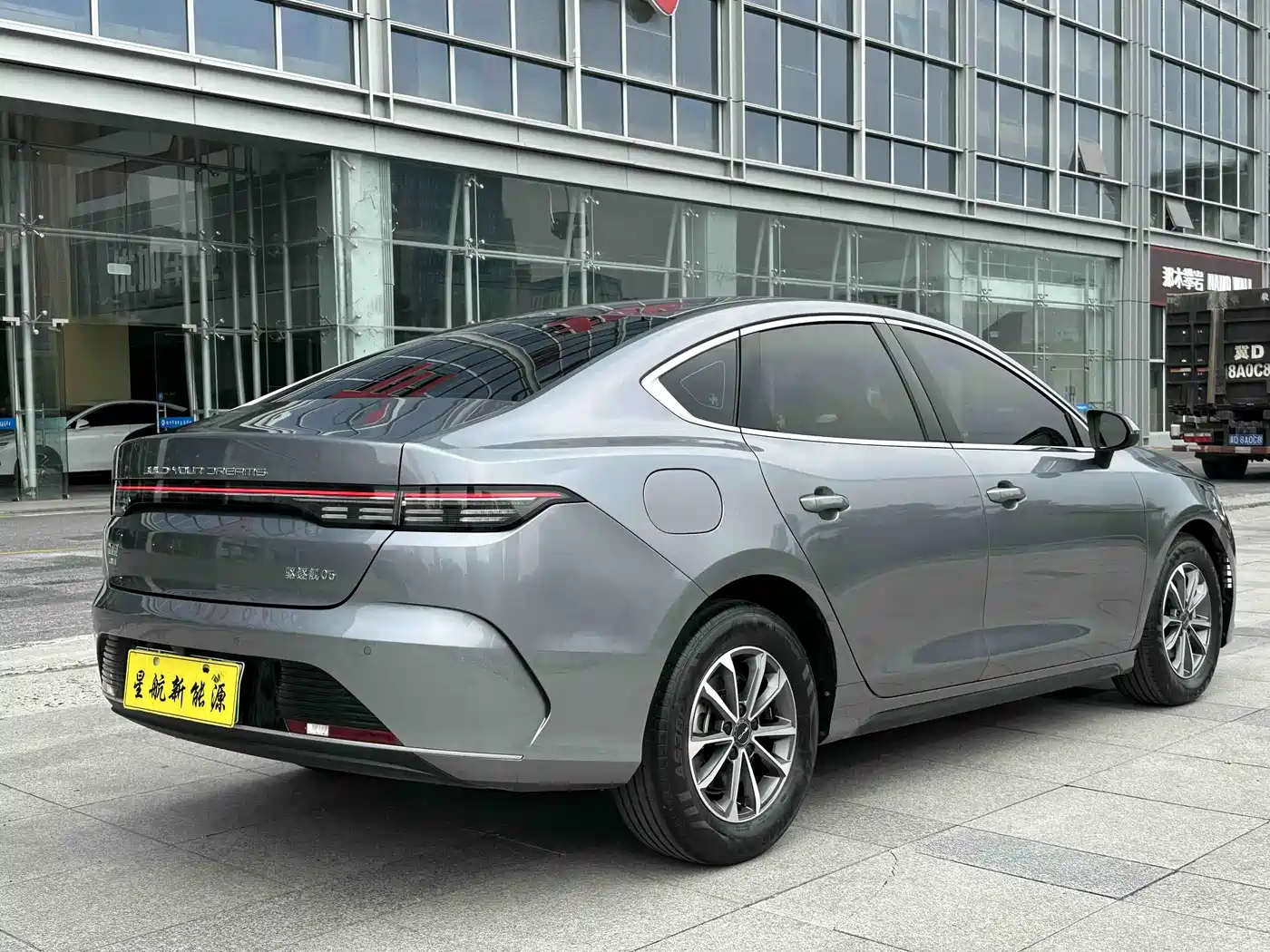 BYD Destroyer 05 2024 Glory Edition DM-i 55KM Luxury фото 7