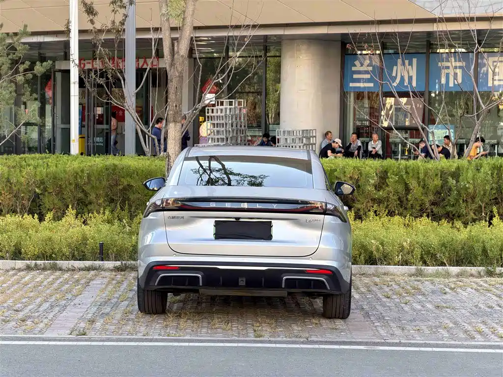 Geely Galaxy Galaxy L6 2025 2025 EM-i 140km Starship Edition