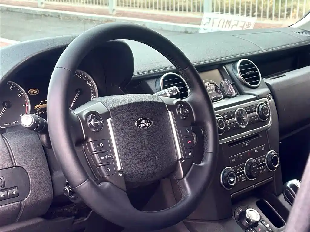 Land Rover Discovery 2012 5.0 V8 HSE фото 5