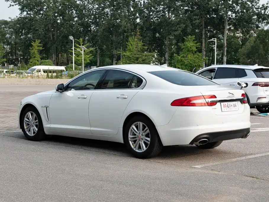 Jaguar XF 2014 2015 XF 2.0T Style Edition